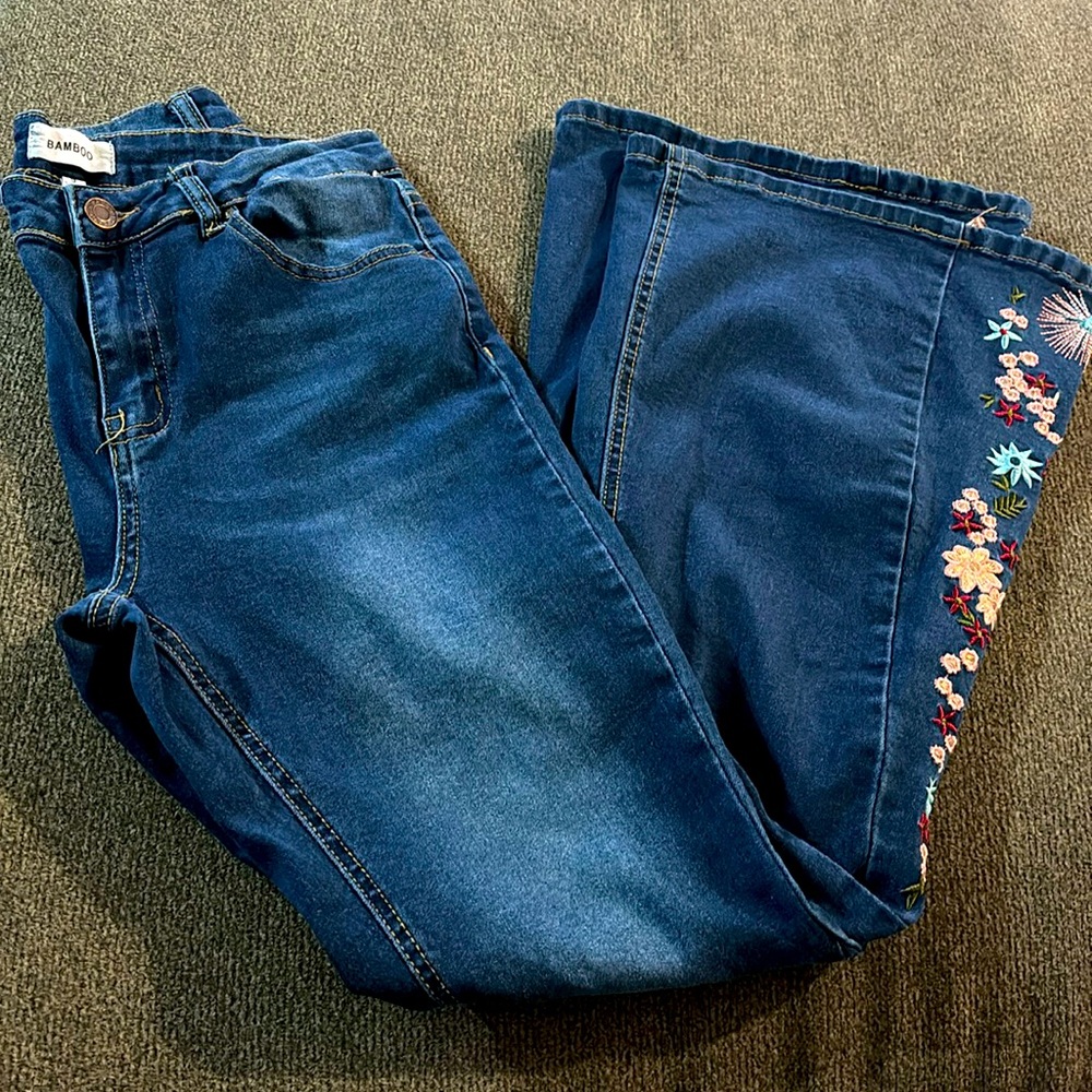 Gorgeous embroidered flare leg jeans